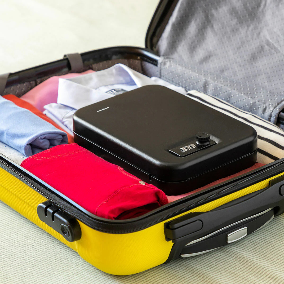 SecureBox™ – Coffre-Fort Portable à Combinaison